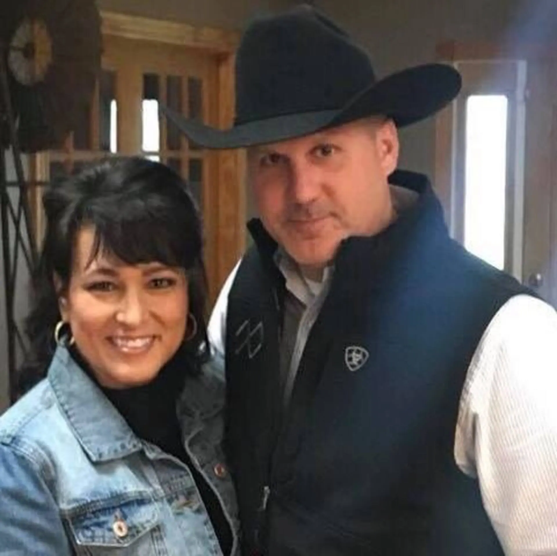 Christy and Dexter, the hosts of the Farmhouse on Sac River